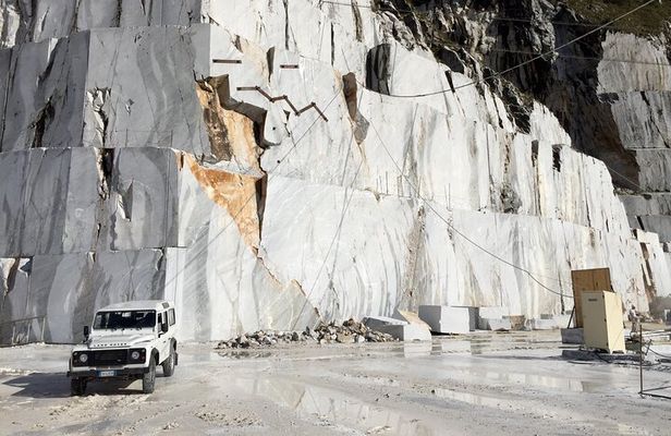Tour of Carrara Marble Deluxe: Quarry, Museum and Food Tasting