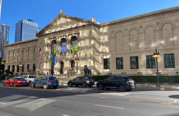 Private Downtown Chicago TV and Movie Sites Guided Walking Tour