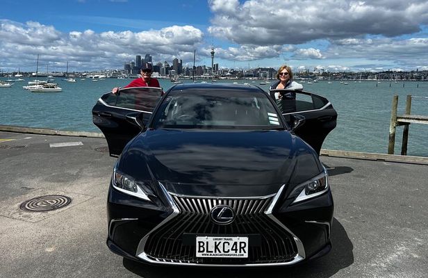 Auckland City Private Tour for Couples. Be chauffeur driven with added extras.
