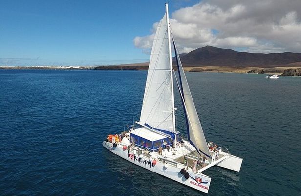 Catamaran Experience to Papagayo's Beaches with lunch and drinks