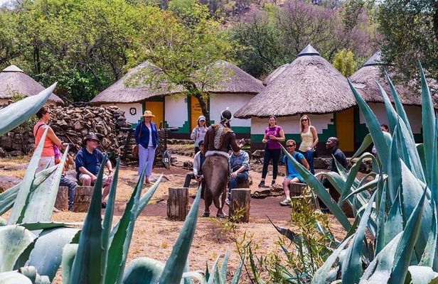 Lesedi Cultural Village Private Tour with Lunch in 4 hours