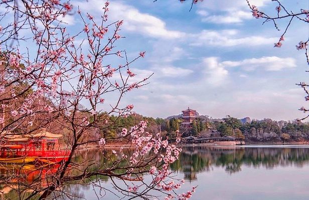 Chengde Private Day Trip from Beijing with First Class Bullet Train Experience