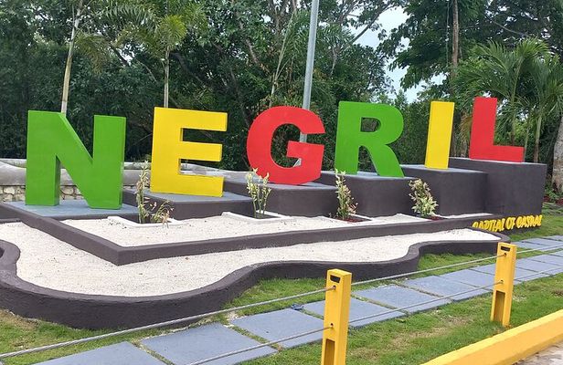 Negril 7 Miles White Sand Beach and Rick's Cafe from Montago Bay