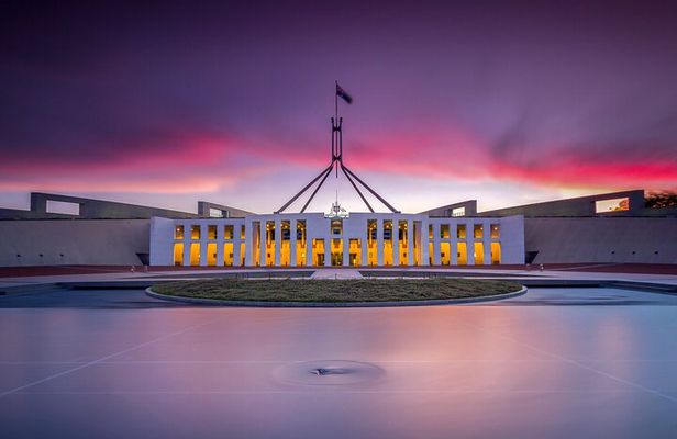 Discover Pearls of Canberra - Private Walking Tour