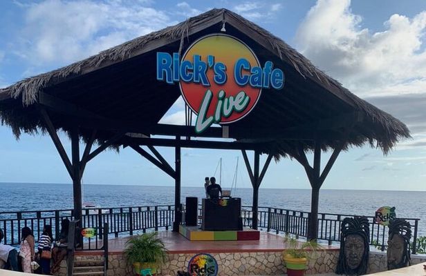 7 Mile Beach and Rick's Cafe in Negril from Montego Bay Private Tour