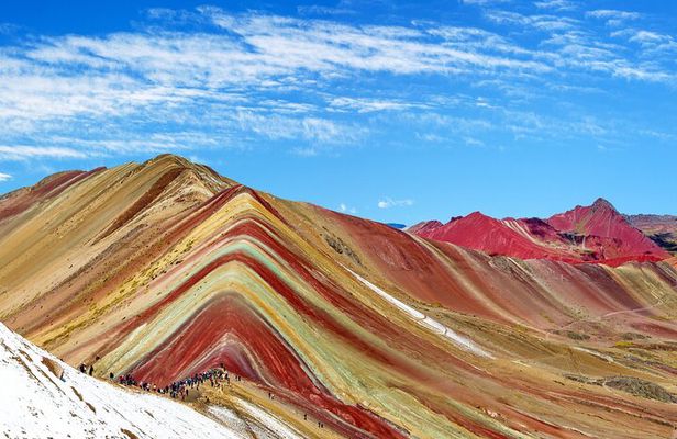 Rainbow Mountain & Red Valley Premium Tour with picnic