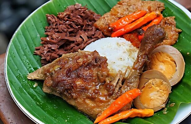 Yogyakarta Culinary&Walking Tour with English/France/Italy guide