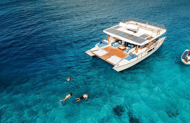 5H Snorkeling & Breakfast Cruise on Utopia Catamaran