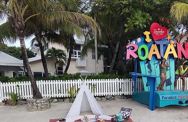 Roatan Beach and Tour