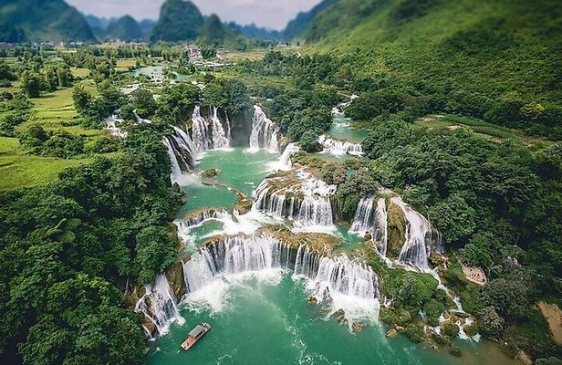 Explore Vietnam’s Largest Waterfall & Lake on a 2 or 3-Day Tour
