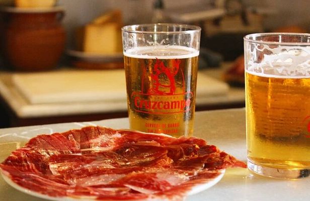 Complete Sevilla Tour: Alcazar & Cathedral fees + Optional Tapas