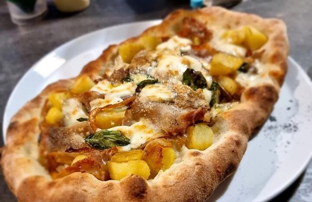 Neapolitan DOC Pizza Class And Cooking in a Wood Oven at a Local's house