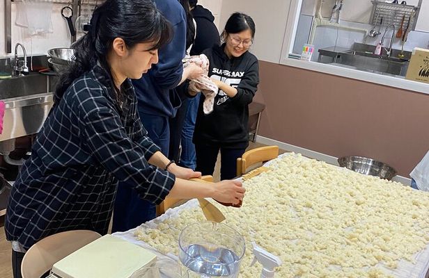 Makgeolli Brewing Class