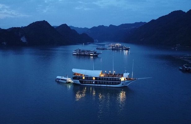 Sena Cruises: Lan Ha Bay 3D2N - Viet Hai Village