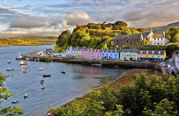 Inverness: 2-Day Isle of Skye, The Fairy Pools & Highland Castles