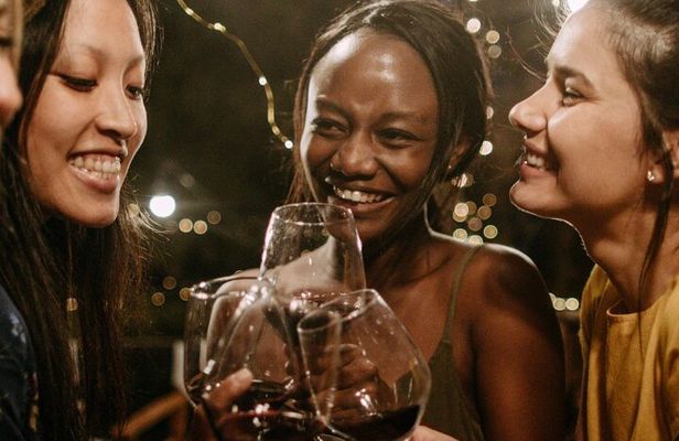 private groupe explore hidden bars & speakeasies in Paris
