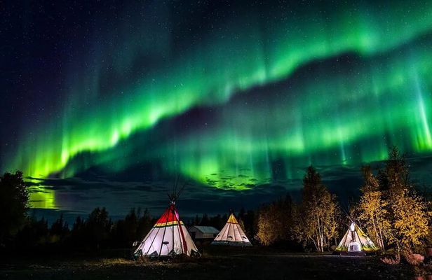 4D3N Aurora Package Including 3-Nights stay Chateau or Explorer