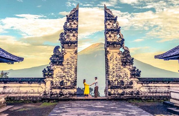 Bali Instagram Tour: Gate of Heaven, Swing and Waterfall Day Tour