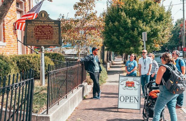 Secrets of Louisville: 3hr NuLu Food & History Walking Tour