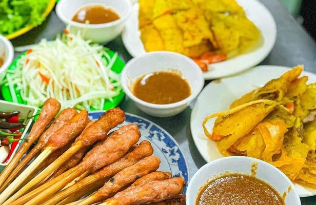 Da Nang Food Tour By Motorbike