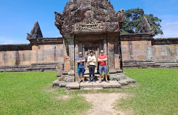 Koh Ker temple,Prah Vihear & Koh Ker & Beng Mealea from Siem Reap