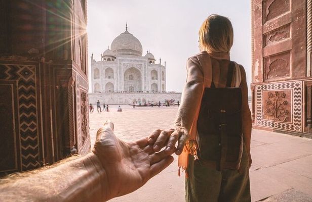 2 Days Agra Tour With Taj Mahal and Fatehpur Sikri
