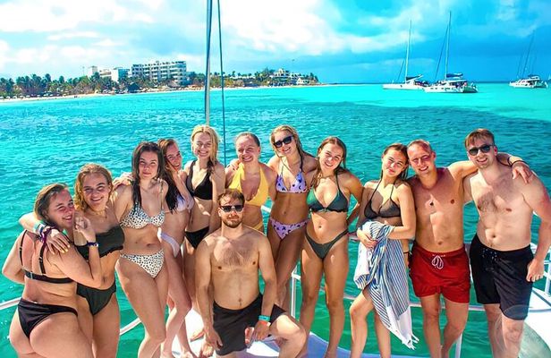 Isla Mujeres Catamaran Unlimited! from Cancun & Playa del Carmen
