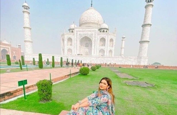 Taj Mahal & Agra Full Day Private Tour from Delhi
