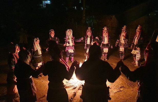 Come to Akha Village see Cooking eatting and dancing with Akha people