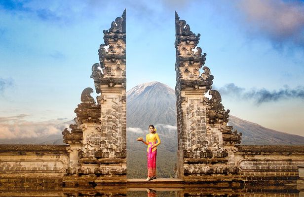 Bali Instagram Tour - Lempuyang Bali Gate of Heaven