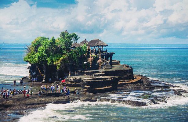 Tanah Lot Tour with Ubud Monkey Forest, Rice Terraces, and Waterfalls