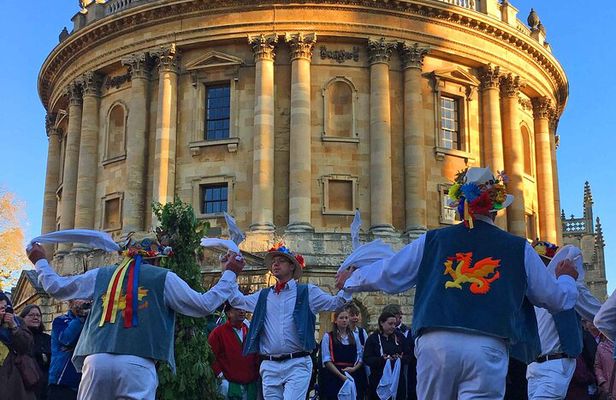 Walking Tour of Oxford: small group with a local guide