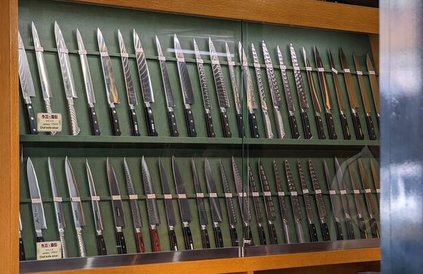 Asakusa: Japanese kitchen knife store visits after history tour