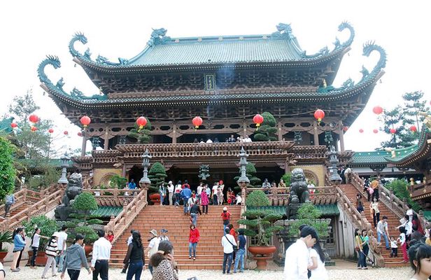 Perfume Pagoda 1 Day Tour from Hanoi with Traditional Boat Ride