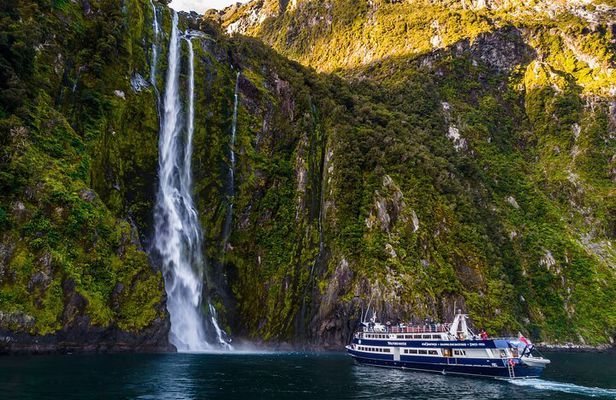 Milford Sound Cruise - RealNZ