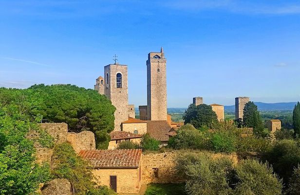 PRIVATE TRANSFER from Florence to Siena with stop in S Gimignano & Monteriggioni