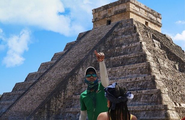 Early morning Chichen Itza Tour: Cenote and Tequila Tasting