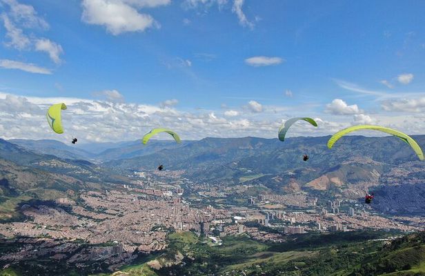 Parapente Zona De Vuelo En Medellín