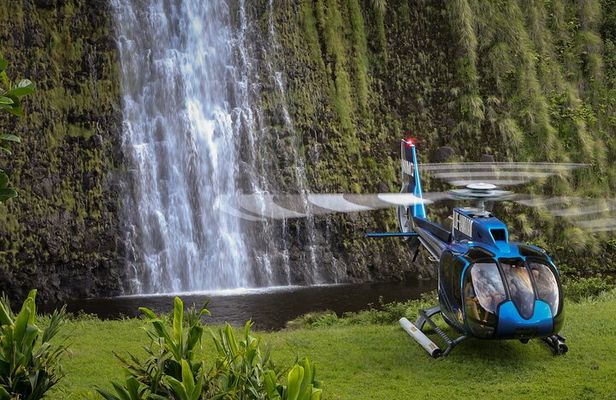 Exclusive Landing with Spectacular Big Island Helicopter Tour