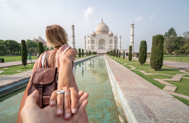 Private Taj Mahal Sunrise Agra Trip From Delhi with 5* Breakfast