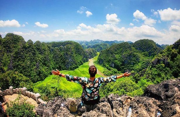 HOA LU -TRANG AN -MUA CAVE Full Day Including Boat Entrance Fees and Lunch