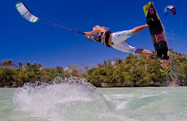 Learn kitesurfing in Boracay