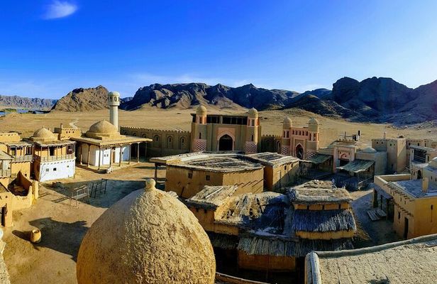 1 Day Tour: Castle of nomads & Buddha petroglyphs