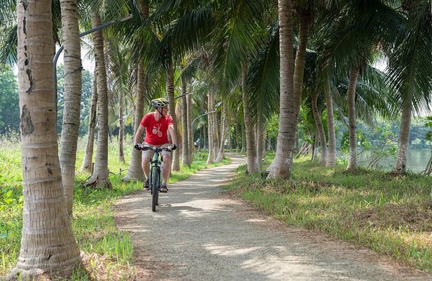 Red River Countryside Bike Tour from Hanoi with Lunch
