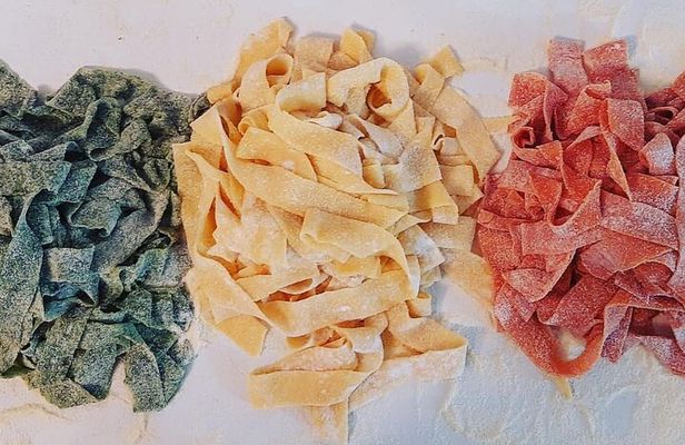 Tricolor Pasta Cooking Class with a Chef in Como countryside