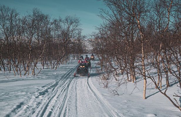 4hr Finnmarksvidda Snowmobile Adventure