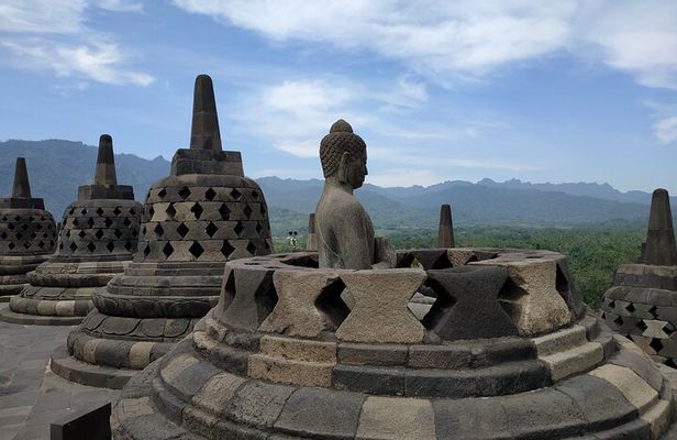 Yogyakarta: Borobudur-Merapi Jeep Tour & Pramban Temple Day Trip 