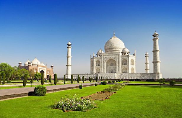 From Delhi: Private Taj Mahal, Agra Fort & Baby Taj Day Trip