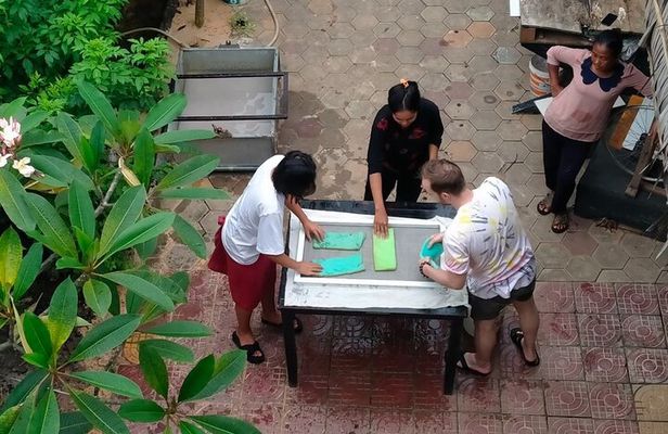 Siem Reap: Lotus Silk Farm - Tour, Lake & Artisan immersion