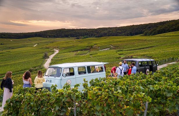 Champagne experience with a vintage van from Epernay - 3 hours